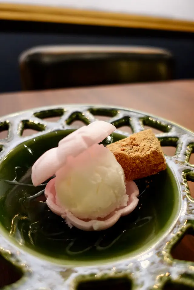 時令雪葩配櫻花最中餅