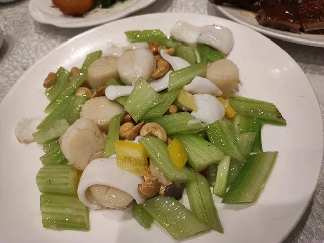 西芹炒花姿帶子