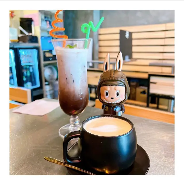 榛子牛奶咖啡