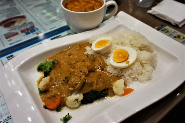咖哩雜菜蛋飯