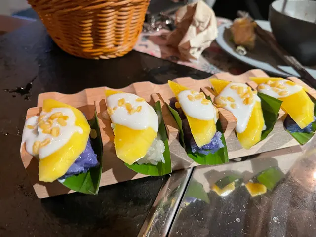 蝶豆花芒果糯米飯
