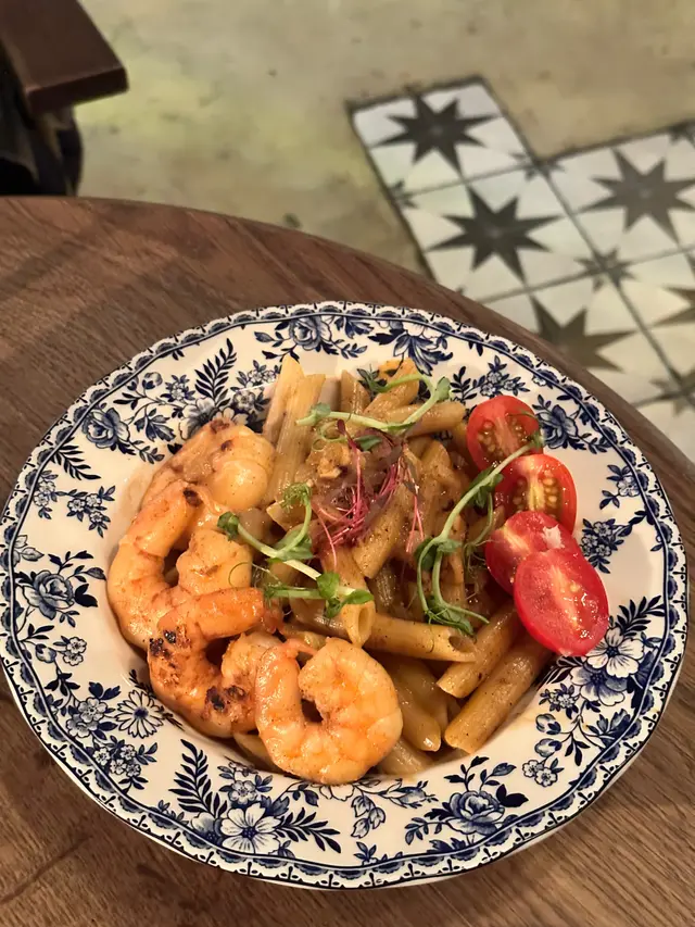 喇沙龍蝦汁配大蝦長通粉