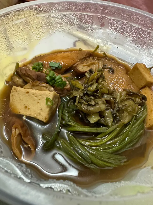 雞翅膀，大腸，台灣直送水蓮菜，百頁豆腐