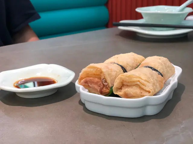 芝士鮮蝦腐皮卷