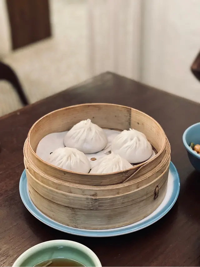 皮薄餡靚，而且好多湯汁，如果唔係太飽仲想叫多一籠啊！