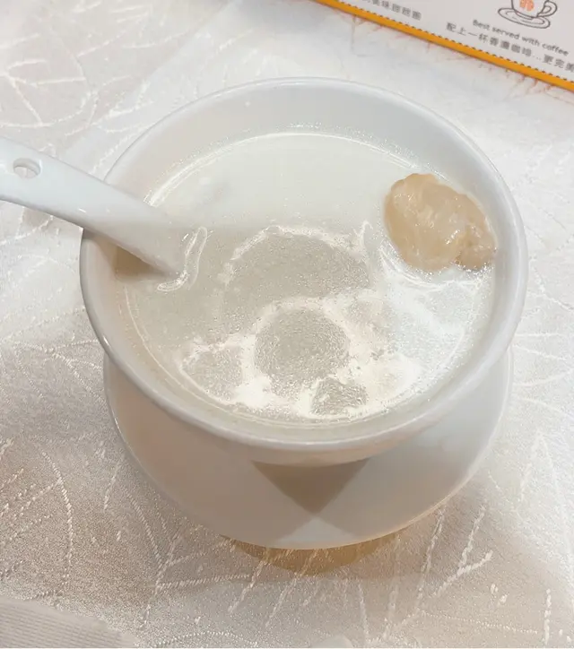 杏汁花膠白肺湯