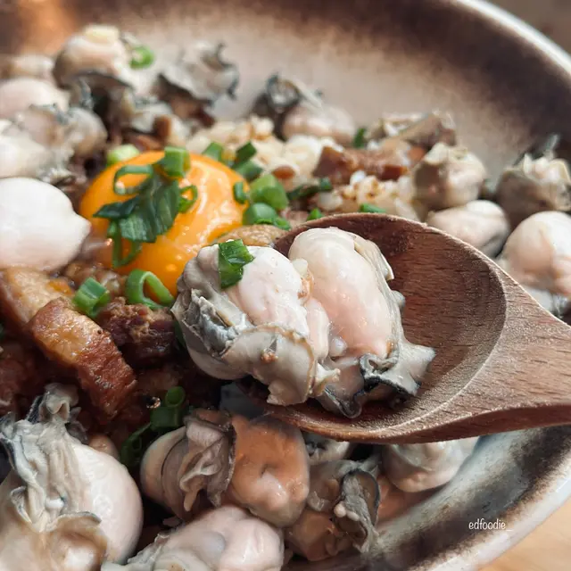 月見蚵仔魯肉飯