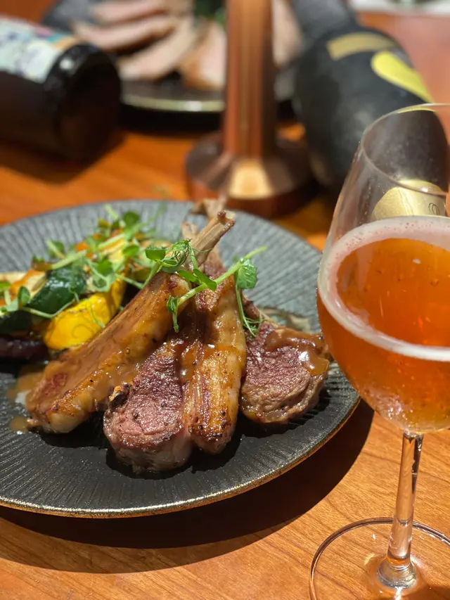 紐西蘭羊架配烤雜菜