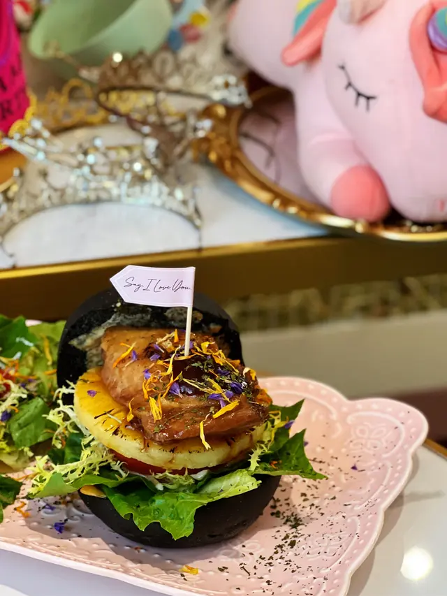 菠蘿照燒雞漢堡