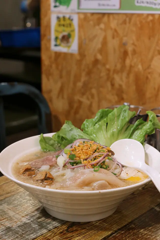 越式窩蛋火車頭河粉