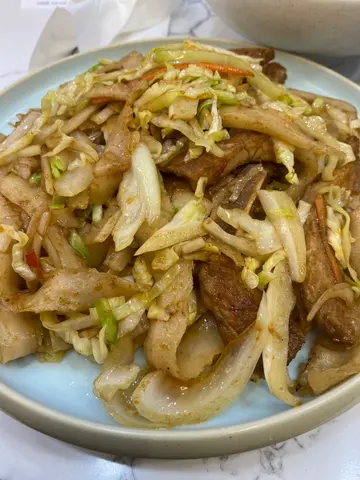 黑椒猪扒炒刀削面