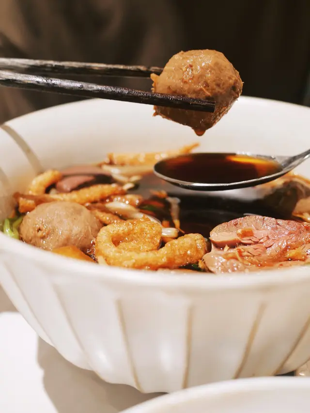 炭燒牛肉濃汁牛丸船河