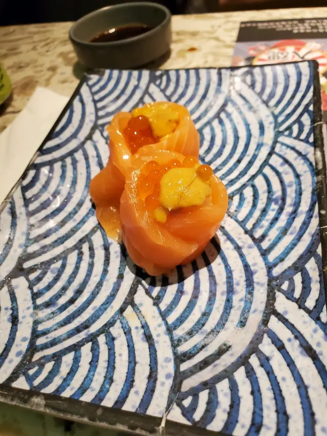 三文魚海膽壽司