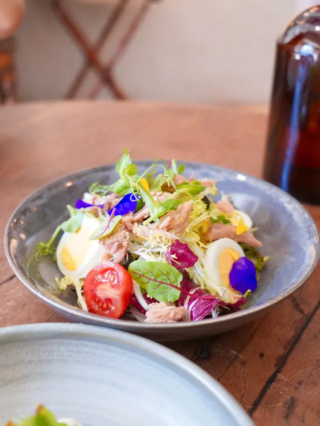 尼高斯沙律 配檸檬橄欖油汁 Niçoise salad with lemon olive oil dressing