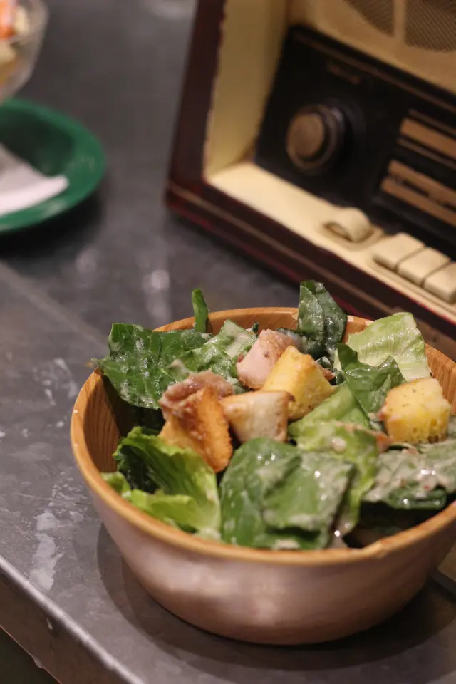 雞扒鹹魚凱撒沙律