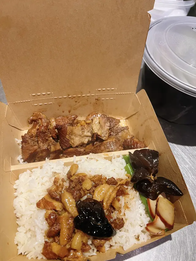 紅燒牛肉滷肉飯