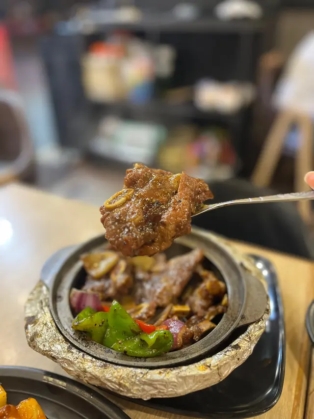 黑椒牛仔骨煲