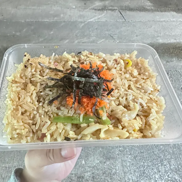 除咗麵之外，呢度仲有飯食，個飯對我嚟講都系有d辣，都系屋企人食，個個都話食得好飽，好滿足。