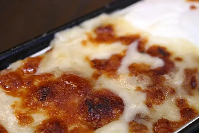 卡邦尼焗豬扒飯配溫泉蛋