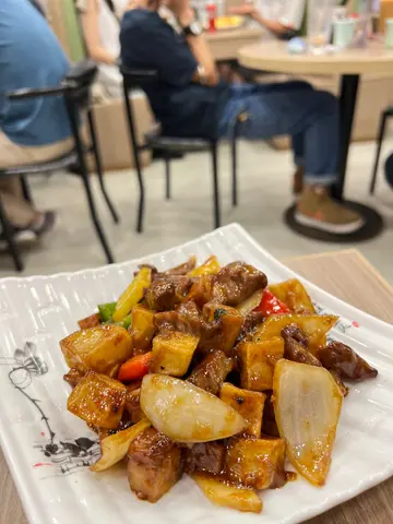 黑椒薯仔牛柳粒