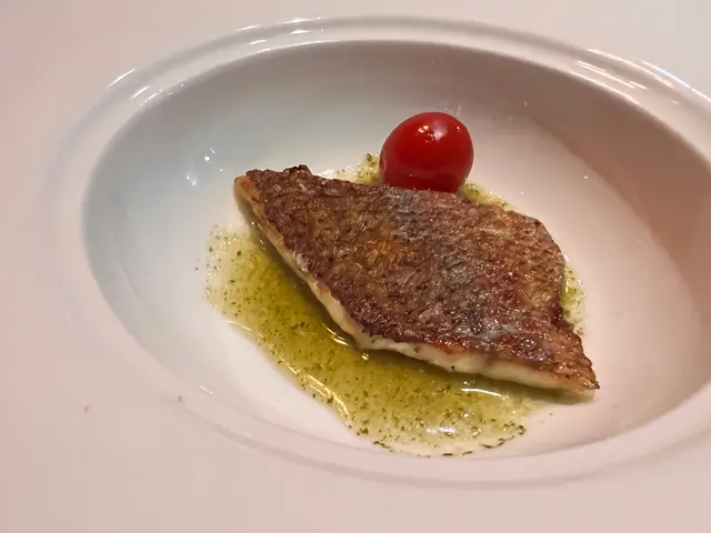 鮮鱸魚柳酸甜香草汁