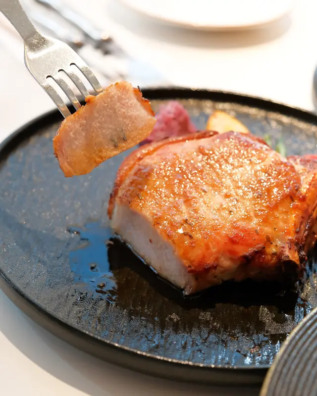 烤焗醬燒豬鞍扒