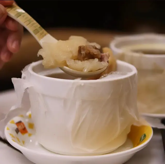 花膠螺頭桂圓燉湯