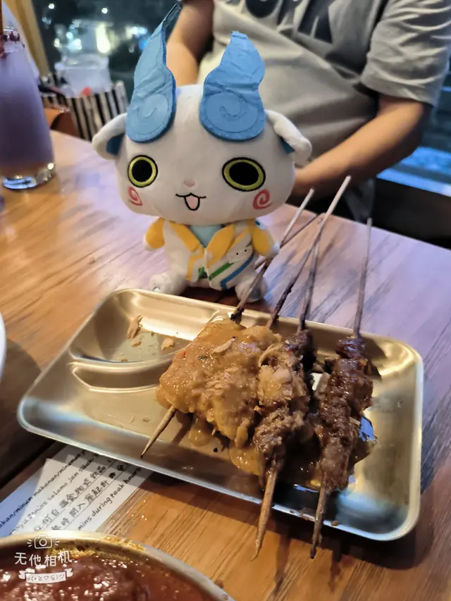 沙嗲莉莉兩串$46元.羊肉兩串$40元.本人覺得好一般.醬汁唔多夠.肉串比較太乾.CP值👎.下次唔會再食！😋😋