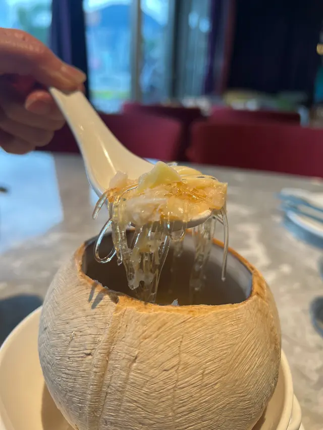 椰皇花膠灌湯餃