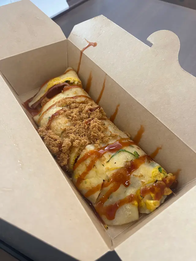 芝士火腿肉鬆蛋餅