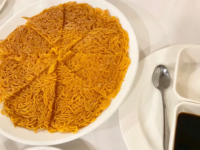 半煎炸得非常香脆和鬆，不油膩，讚