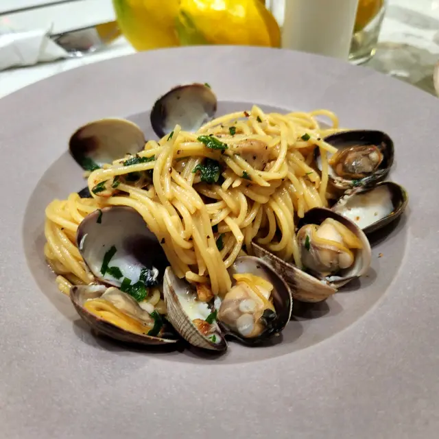 香蒜白酒蜆肉意大利麵