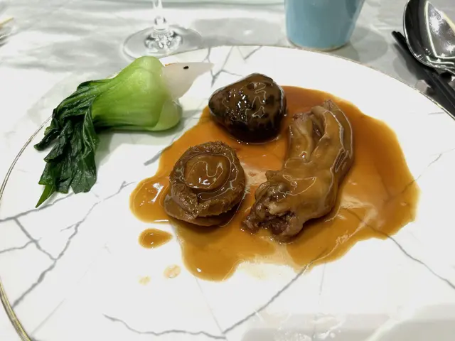 鮑魚扣鵝掌北菇