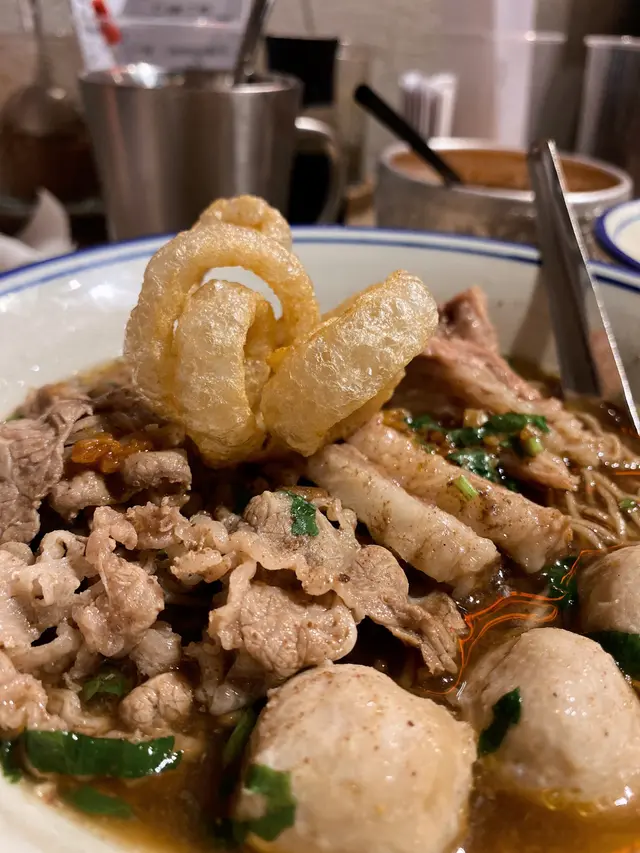 牛腩+牛肉丸+牛肉片 船麵