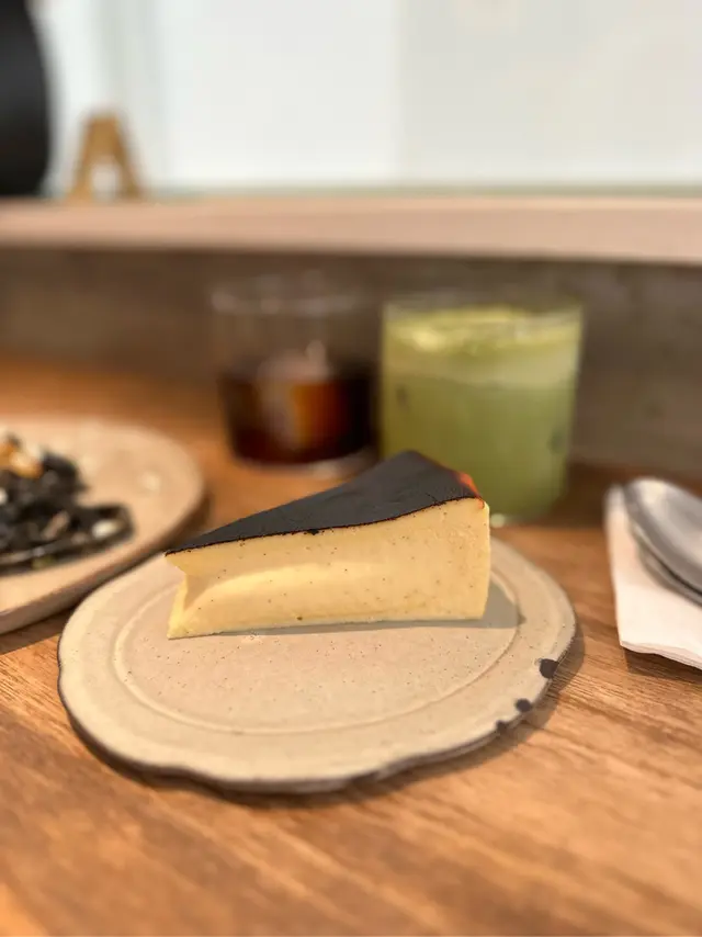 Vanilla Burnt Cheesecake