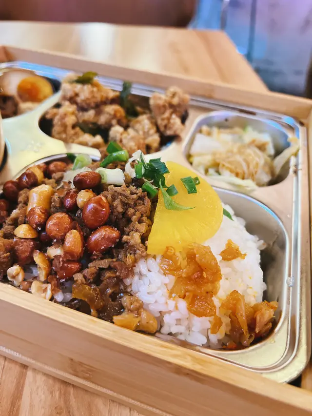 九層塔鹽酥雞鐵路便當