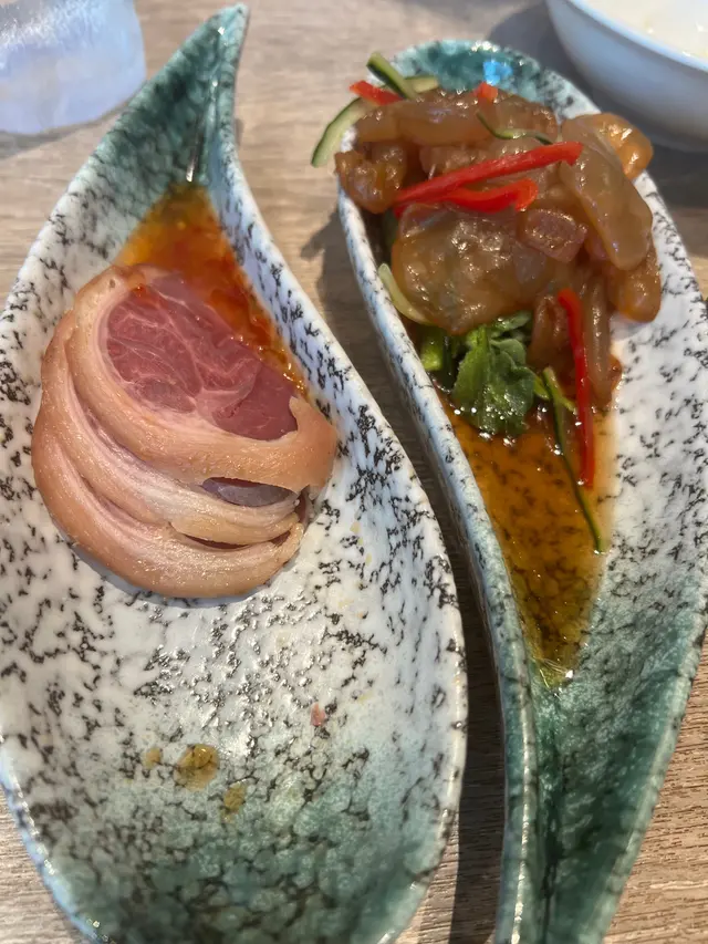 爽脆海蜇頭、豬手片 
