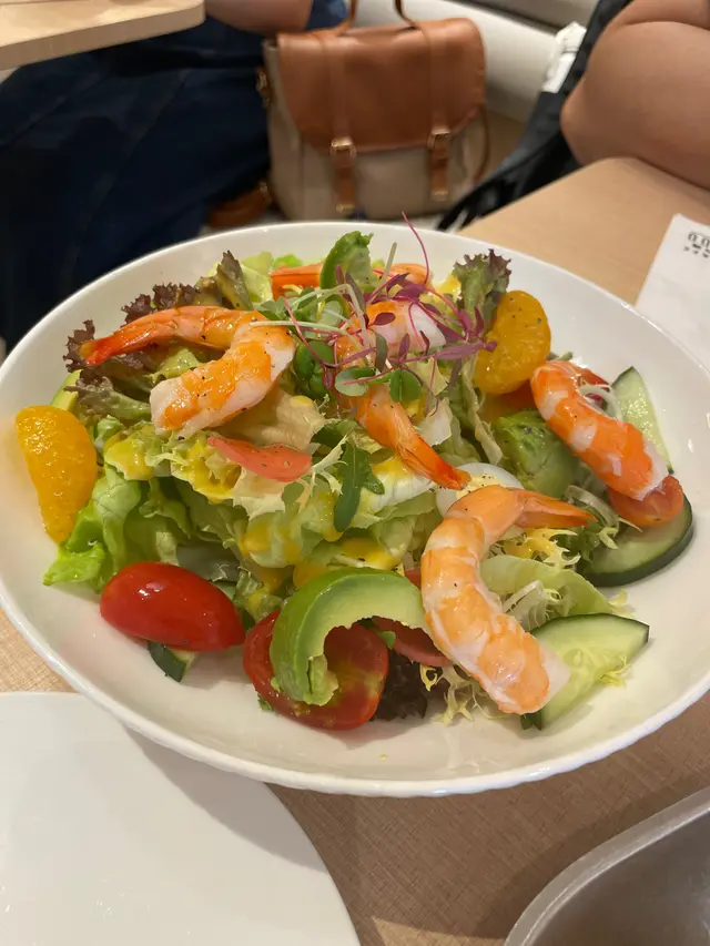 鮮蝦牛油果沙律
