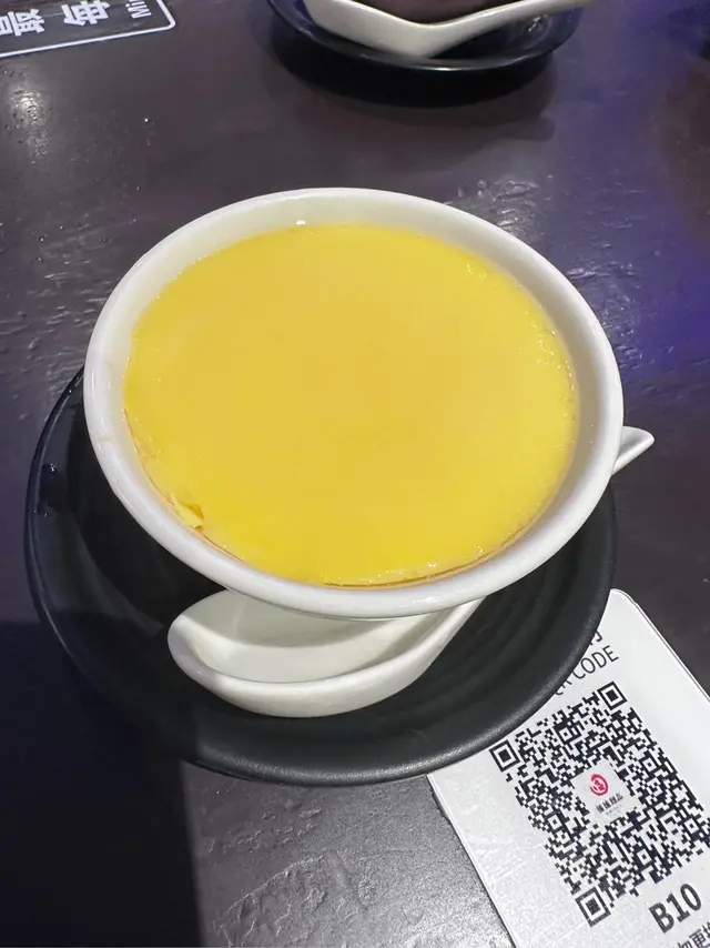 必食嘅燉蛋 一定一定要叫熱😋一黎到就聞到好香蛋味🥚
燉嘅時間啱啱好 好滑 冰糖啱啱好 唔會好甜