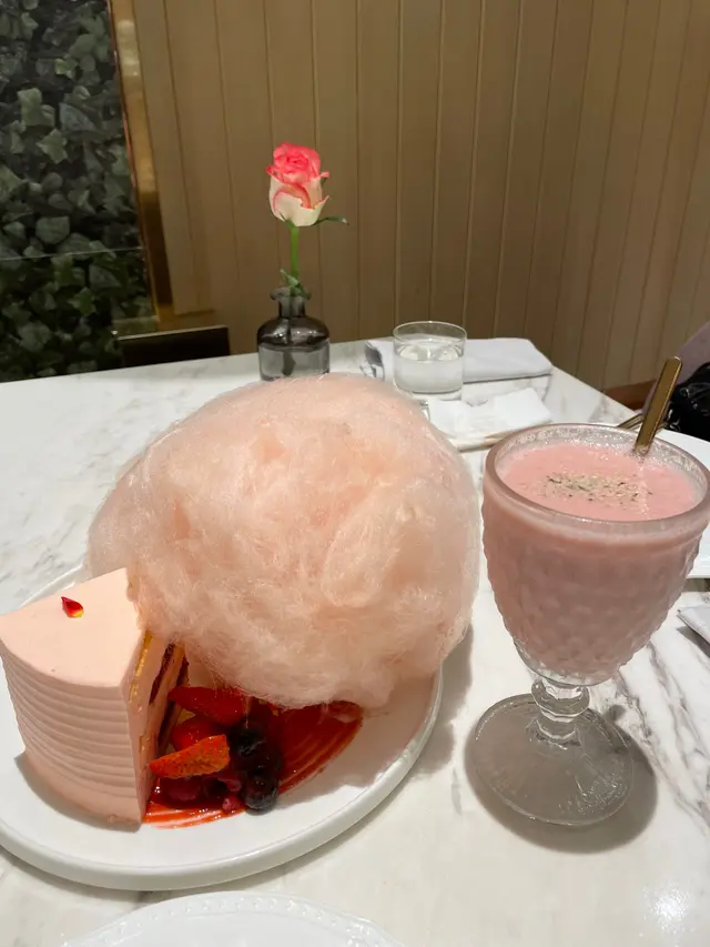 新鮮雜莓，棉花糖