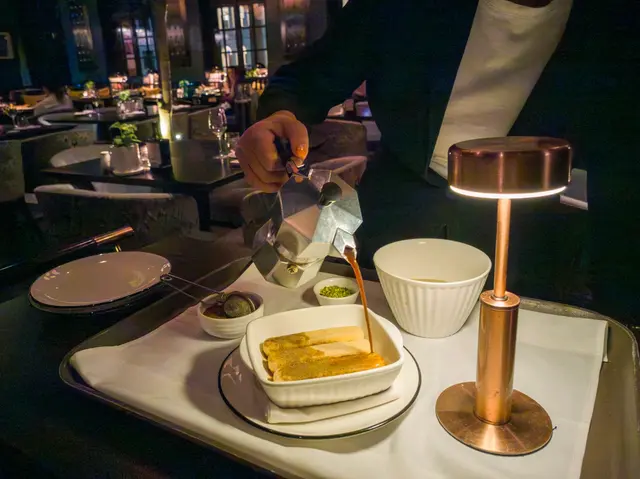 TABLESIDE TIRAMISU - PISTACHIO