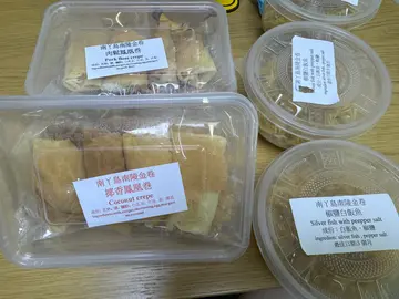 椒盐银鱼仔及凤凰卷