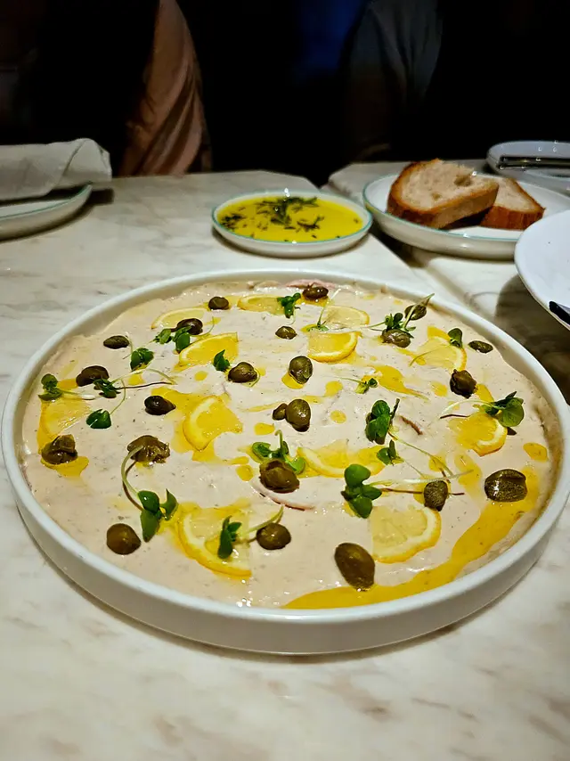 Veal tonnato 意式小牛肉配吞拿魚醬