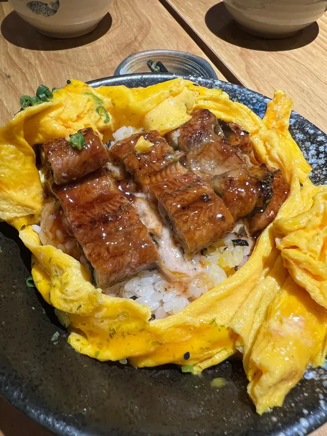 旋風滑蛋鰻魚丼
