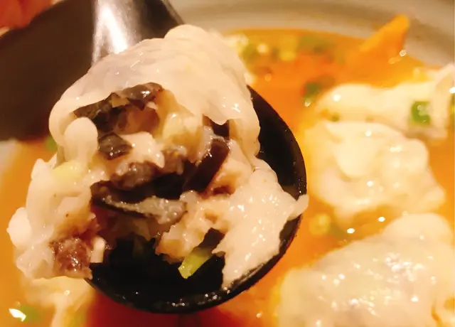 椰菜冬菇雲耳豬肉餃