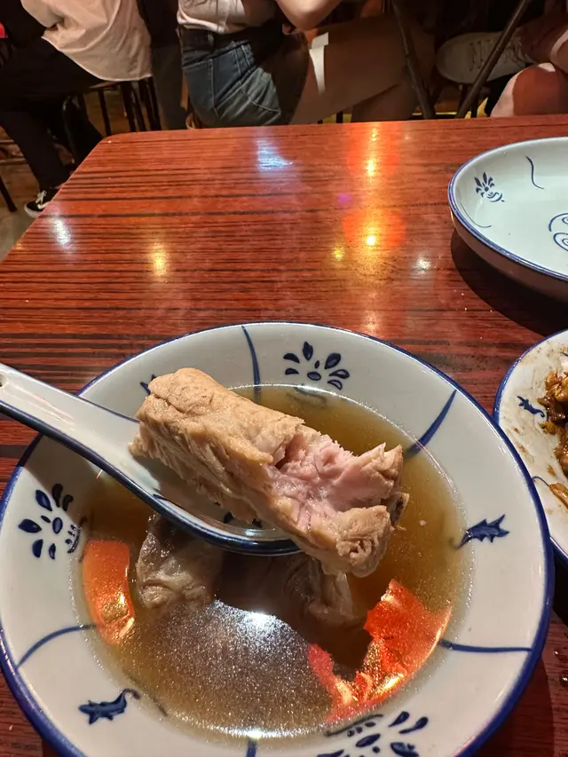 胡椒肉骨茶