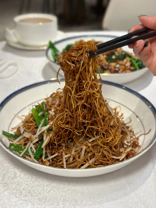 招牌蟹油炒麵 