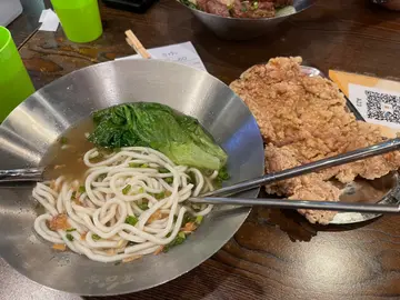 大雞排清湯麵