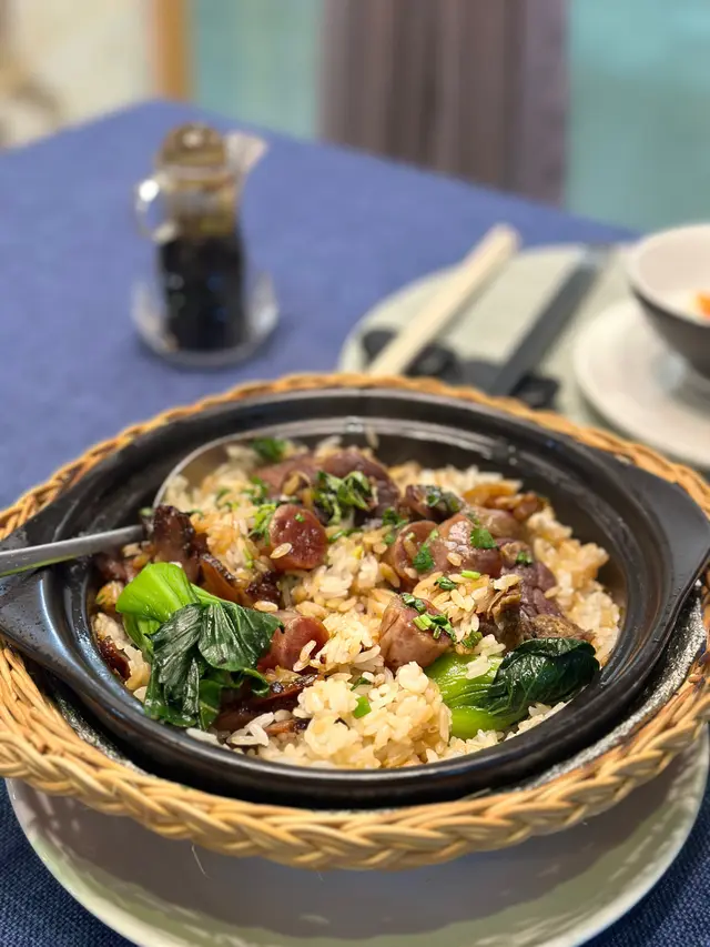 廣式臘味煲仔飯