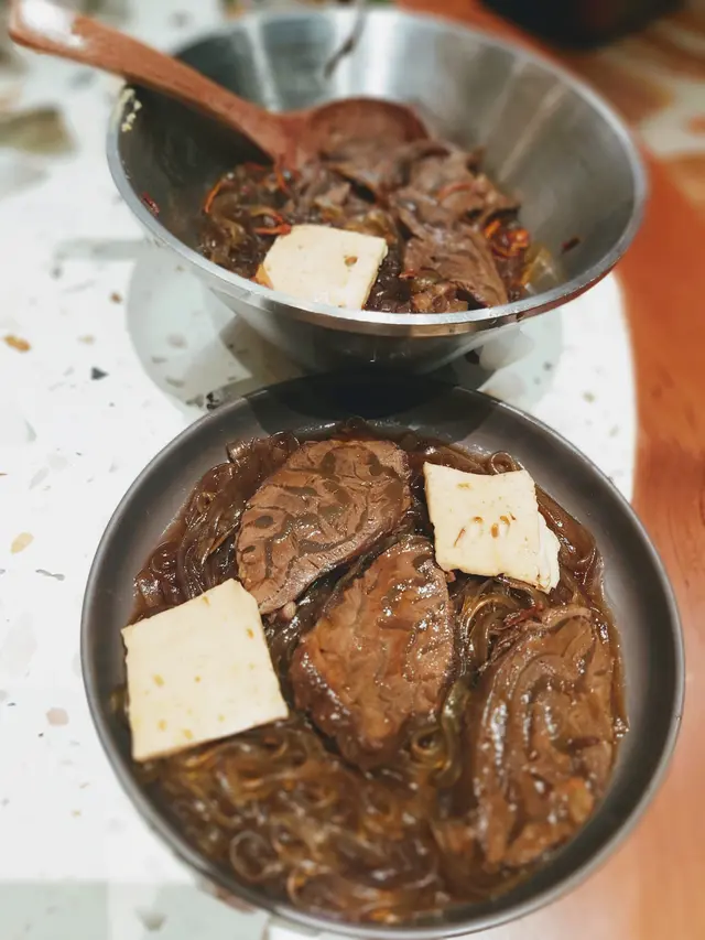 招牌牛肉麵台灣寬粉絲